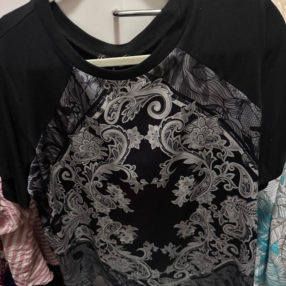 D&G Black and White scarf tee. Unique design, new with tags.